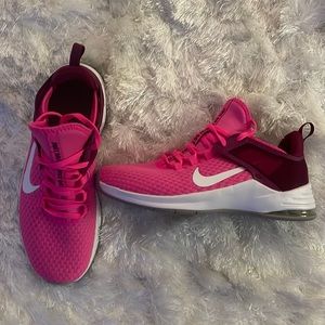Nike Air Max Bella in Pink/Purple